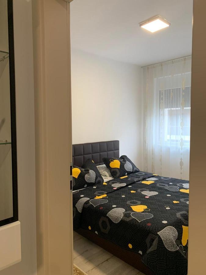 Apartament Cu 2 Camere Oradea Dış mekan fotoğraf